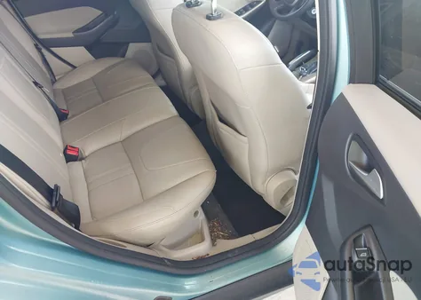 2012 Ford Focus Sel z USA, uszkodzony, nr VIN 1FAHP3M21CL168640